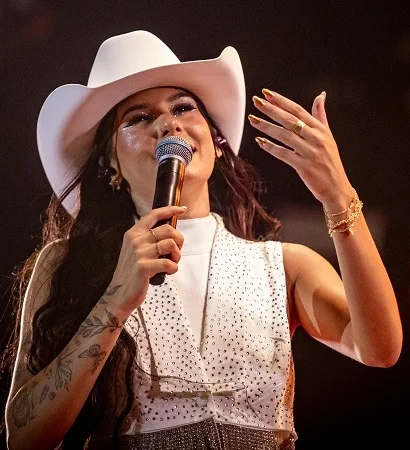 Ana Castela portrait