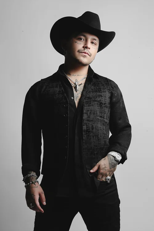Christian Nodal portrait